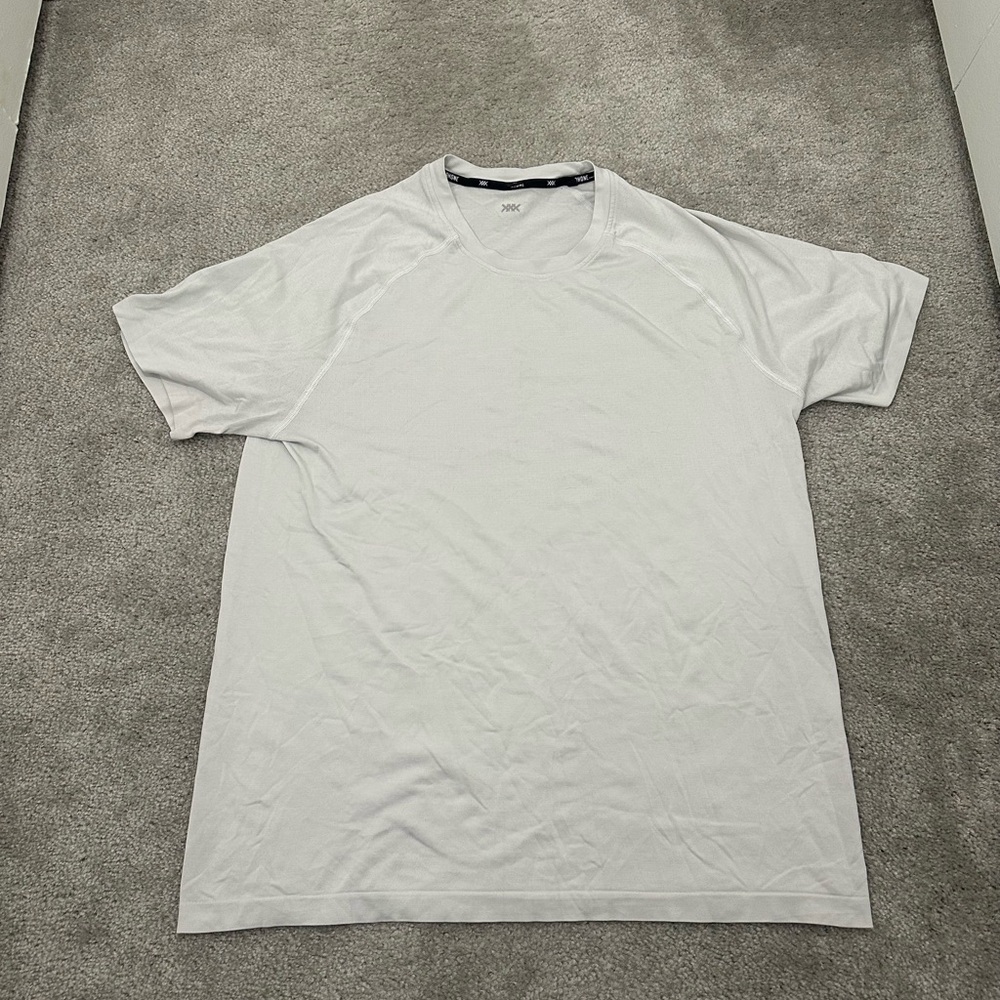 RHONE Men's Short Sleeve Tee in White Size Medium-Large (no size tag)